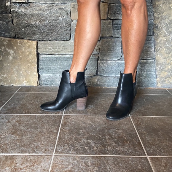 New Cole Haan leather boots ladies - Picture 2 of 4